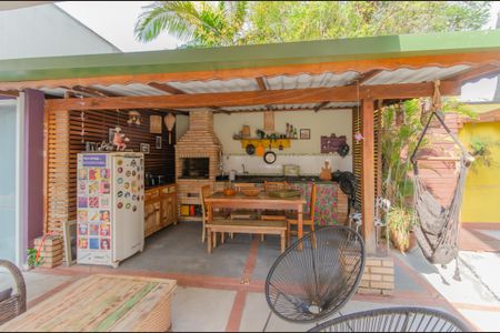 Apartamento à venda com 214m², 2 quartos e 1 vaga Apartamento à venda com 214m², 2 quartos e 1 vagaÁrea de Serviço