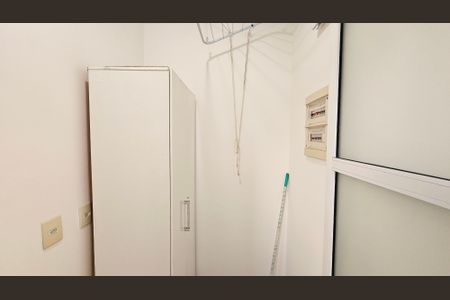 Apartamento à venda com 58m², 2 quartos e 2 vagas Apartamento à venda com 58m², 2 quartos e 2 vagasCozinha e Área de Serviço