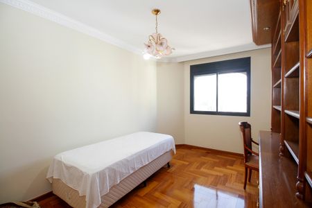 Apartamento à venda com 669m², 5 quartos e 5 vagasQuarto 2