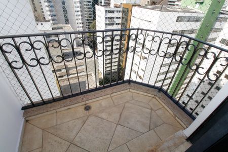 Apartamento à venda com 669m², 5 quartos e 5 vagasVaranda da Suíte 5