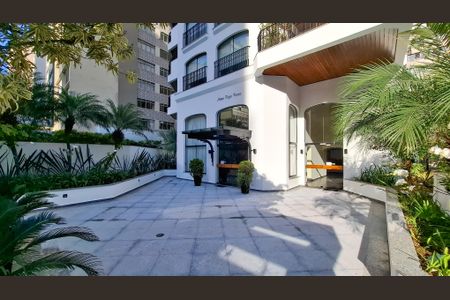 Apartamento à venda com 669m², 5 quartos e 5 vagasEntrada do Prédio