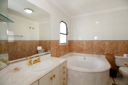 Apartamento à venda com 669m², 5 quartos e 5 vagasBanheiro da Suíte 4