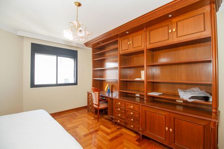 Apartamento à venda com 669m², 5 quartos e 5 vagasQuarto 2