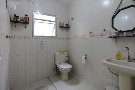 Casa para alugar com 238m², 4 quartos e 2 vagasBanheiro