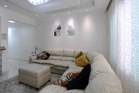 Sala de casa para alugar com 4 quartos, 238m² em Jardim Rubi, Mogi das Cruzes