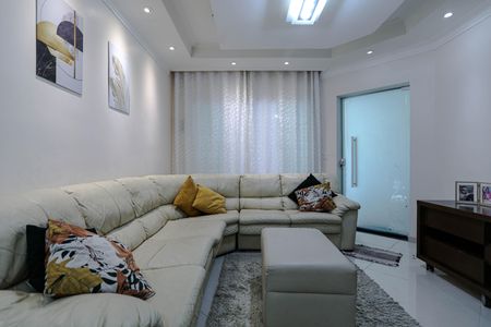 Casa para alugar com 238m², 4 quartos e 2 vagasSala