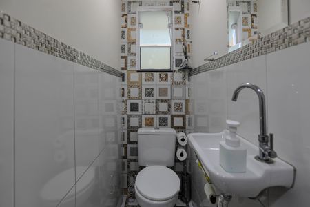 Casa para alugar com 238m², 4 quartos e 2 vagasLavabo