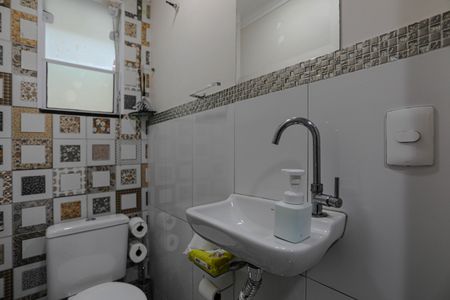 Lavabo de casa para alugar com 4 quartos, 238m² em Jardim Rubi, Mogi das Cruzes