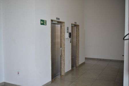 Apartamento à venda com 55m², 2 quartos e 1 vagaElevadores