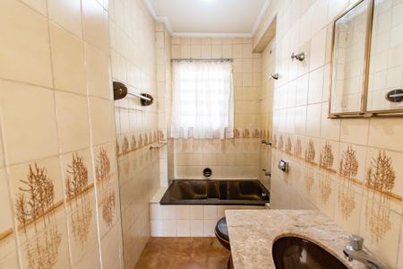 Apartamento à venda com 70m², 2 quartos e sem vagaBanheiro da suíte 2