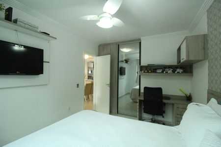 Casa de condomínio à venda com 200m², 2 quartos e 3 vagasSuíte