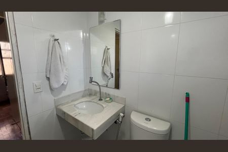 Casa à venda com 175m², 2 quartos e 2 vagas Casa à venda com 175m², 2 quartos e 2 vagasBanheiro