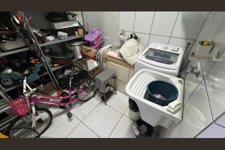 Casa à venda com 175m², 2 quartos e 2 vagas Casa à venda com 175m², 2 quartos e 2 vagasÁrea de Serviço