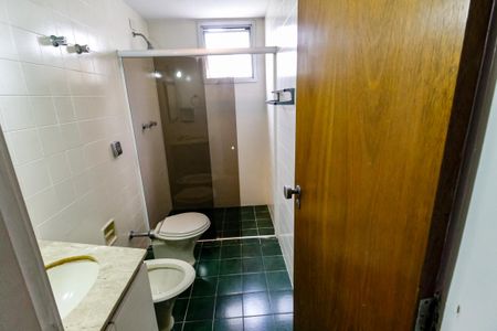 Apartamento à venda com 157m², 3 quartos e 3 vagasBanheiro 