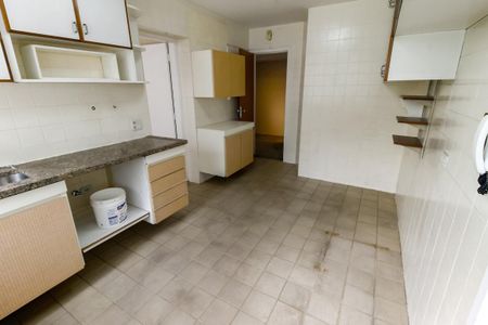 Apartamento à venda com 157m², 3 quartos e 3 vagasCozinha 