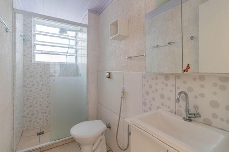 Banheiro de apartamento à venda com 1 quarto, 40m² em Menino Deus, Porto Alegre