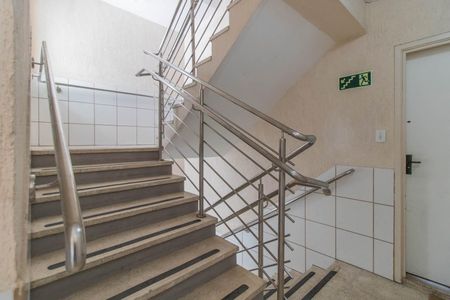 Apartamento à venda com 40m², 1 quarto e sem vagaEscada