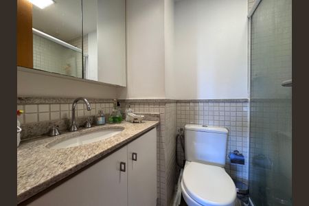 Apartamento à venda com 82m², 3 quartos e 1 vaga Apartamento à venda com 82m², 3 quartos e 1 vagaBanheiro Social