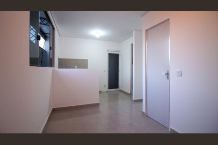 Sala de casa para alugar com 1 quarto, 32m² em Vila Nova York, São Paulo