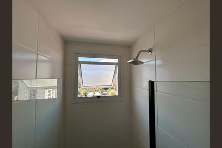 Banheiro de apartamento para alugar com 2 quartos, 36m² em Vila Galvão, Guarulhos