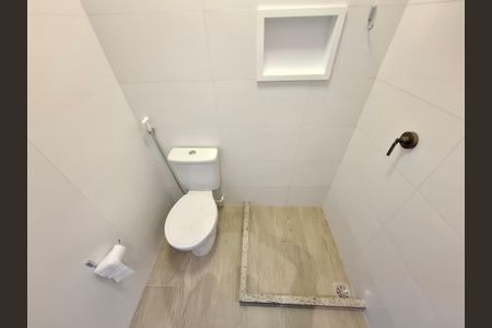 Banheiro de apartamento para alugar com 1 quarto, 56m² em Lapa, Rio de Janeiro