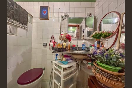 Apartamento à venda com 151m², 4 quartos e sem vagaBanheiro de Serviço