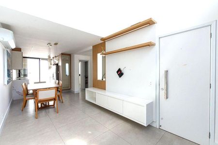 Casa à venda com 4 quartos, 201m² em Itaipu, Niterói