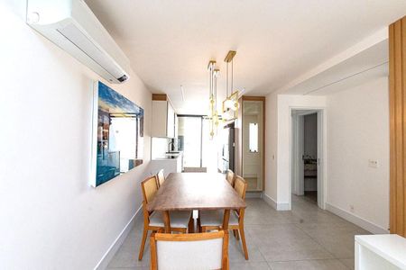 Casa à venda com 4 quartos, 201m² em Itaipu, Niterói