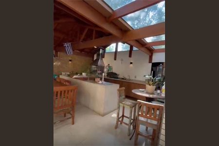 Casa à venda com 4 quartos, 224m² em Campo Belo, São Paulo