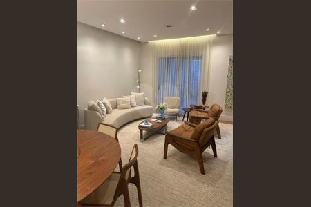 Casa à venda com 4 quartos, 224m² em Campo Belo, São Paulo