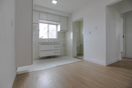 Sala de apartamento para alugar com 2 quartos, 58m² em Jundiapeba, Mogi das Cruzes