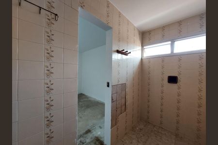 Casa à venda com 270m², 3 quartos e 3 vagasBanheiro Suíte 2