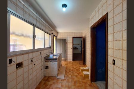 Casa à venda com 270m², 3 quartos e 3 vagasÁrea de Serviço