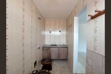 Casa à venda com 270m², 3 quartos e 3 vagasBanheiro Suíte 2