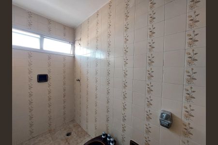 Casa à venda com 270m², 3 quartos e 3 vagasBanheiro Suíte 2