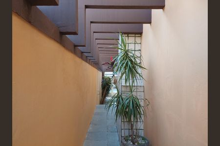 Casa à venda com 270m², 3 quartos e 3 vagasCorredor Externo