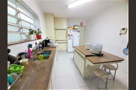 Casa à venda com 5 quartos, 255m² em Jardim do Colegio (Zona Norte), São Paulo