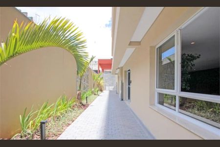 Apartamento à venda com 32m², 1 quarto e sem vaga