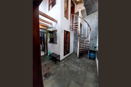 Casa de condomínio à venda com 120m², 4 quartos e 2 vagas