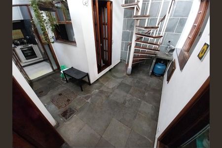 Casa de condomínio à venda com 120m², 4 quartos e 2 vagas