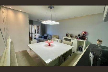 Apartamento à venda com 84m², 3 quartos e 2 vagas Apartamento à venda com 84m², 3 quartos e 2 vagasSala de Jantar