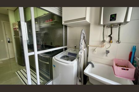 Apartamento à venda com 84m², 3 quartos e 2 vagas Apartamento à venda com 84m², 3 quartos e 2 vagasÁrea de Serviço