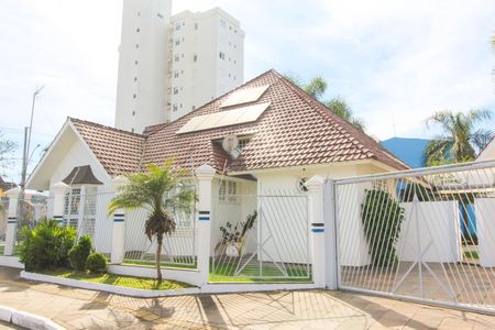 Casa à venda com 347m², 3 quartos e 1 vagaFachada