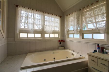 Casa à venda com 347m², 3 quartos e 1 vagaBanheiro da Suíte