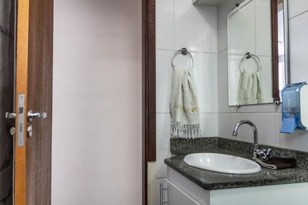 Apartamento à venda com 60m², 3 quartos e 1 vaga Apartamento à venda com 60m², 3 quartos e 1 vagaBanheiro