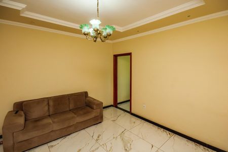 Casa à venda com 180m², 3 quartos e 3 vagasSala