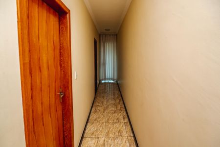 Casa à venda com 180m², 3 quartos e 3 vagasCorredor