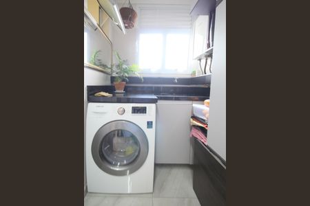 Apartamento à venda com 70m², 2 quartos e 1 vagaÁrea de Serviço