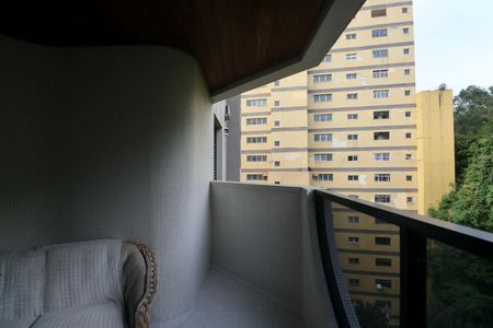 Sacada de apartamento para alugar com 3 quartos, 100m² em Centro, Guarujá