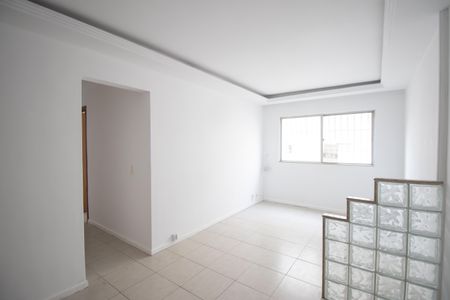 Sala de apartamento para alugar com 2 quartos, 50m² em Mutondo, São Gonçalo